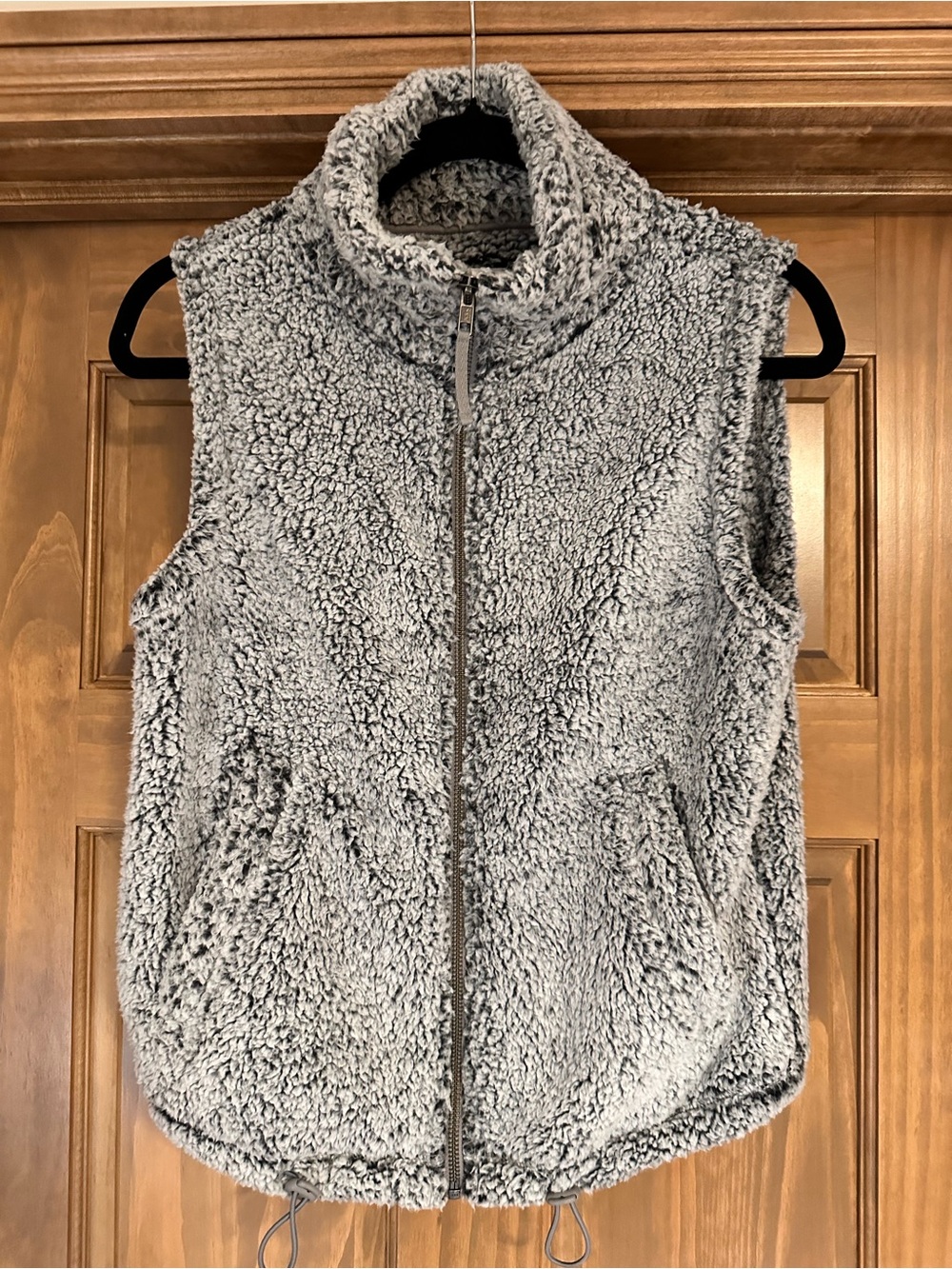 SO Plush Sherpa Zip-Up Vest in Light Gray